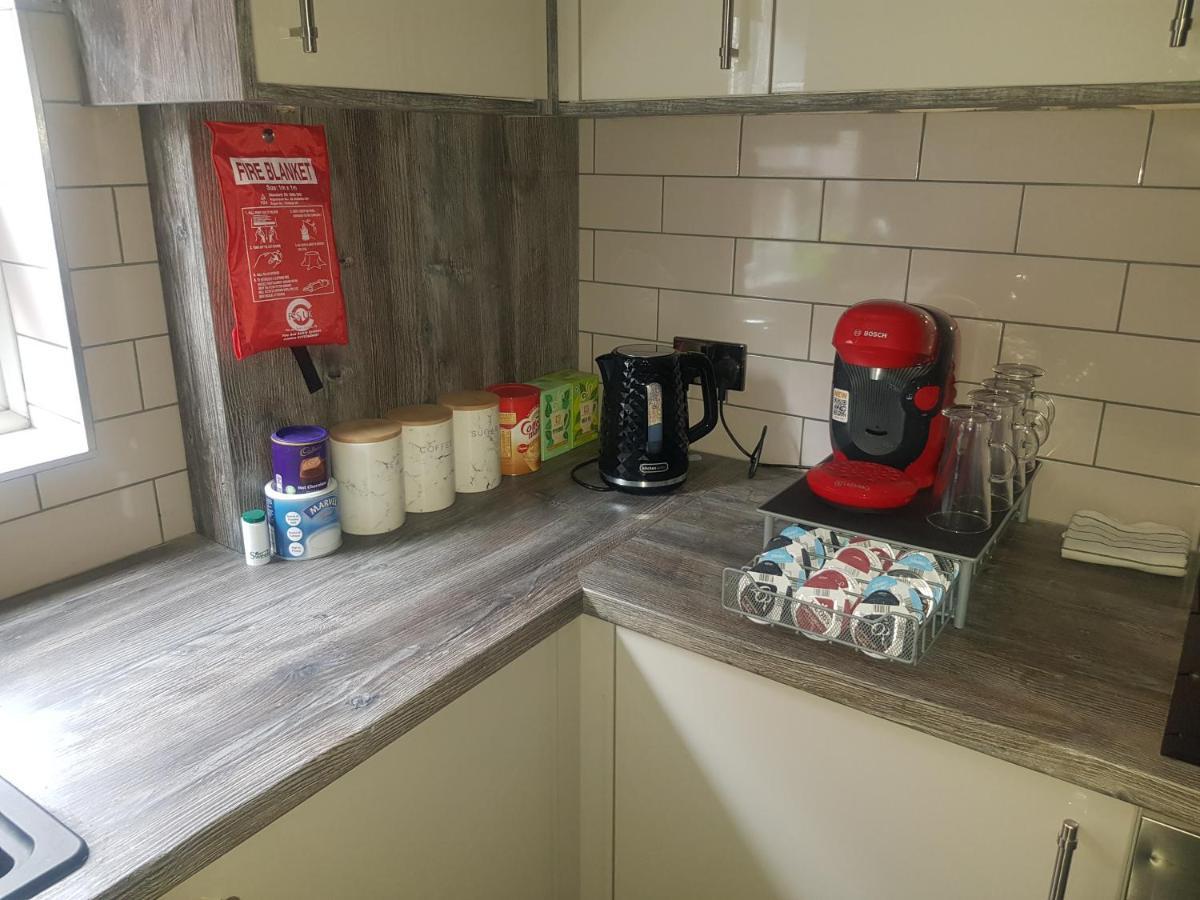 Highfields Living - All Rooms Ensuite- Free Wifi- Free Local Parking Sheffield Exterior foto